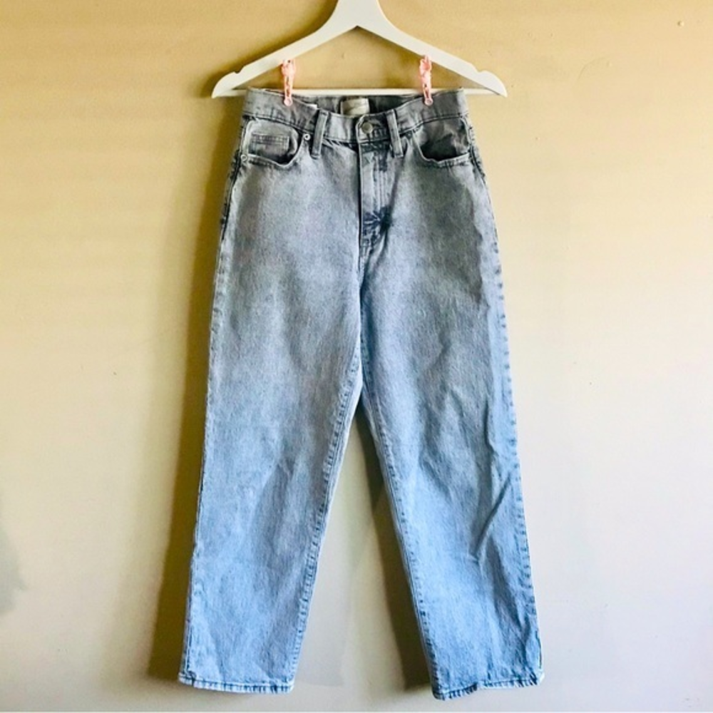 Universal Threads Gray Vintage Straight Jeans Size 2/26R‎